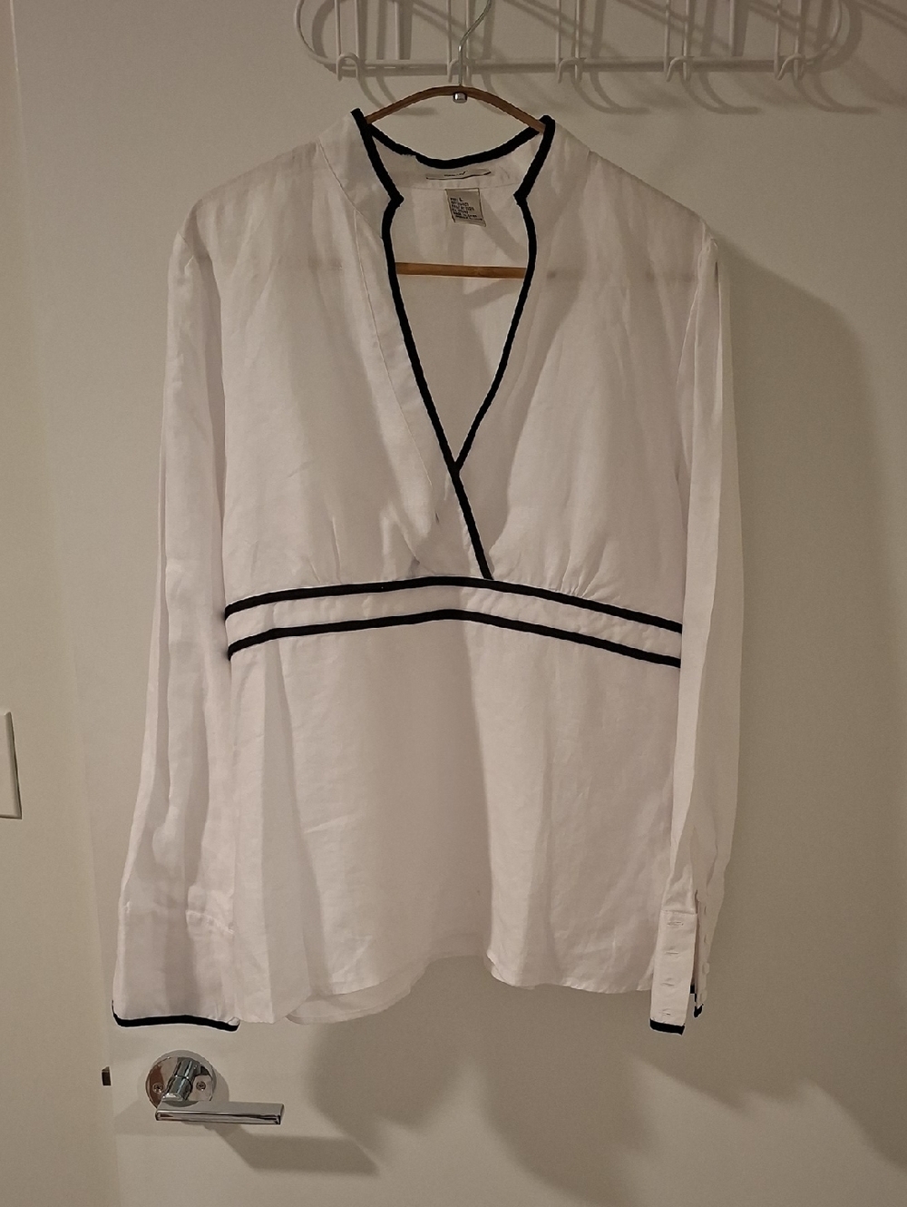 Elegant 100% Linen White & Black Tuxedo-style Cross-over Collarless Top (Size L)